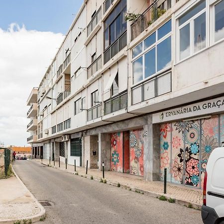 Stroll To Coffee Shops Near A Renovated Hillside Apartment In Graca Лісабон Екстер'єр фото