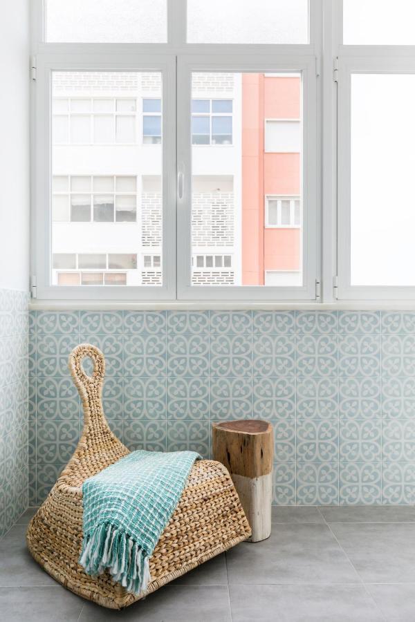Stroll To Coffee Shops Near A Renovated Hillside Apartment In Graca Лісабон Екстер'єр фото
